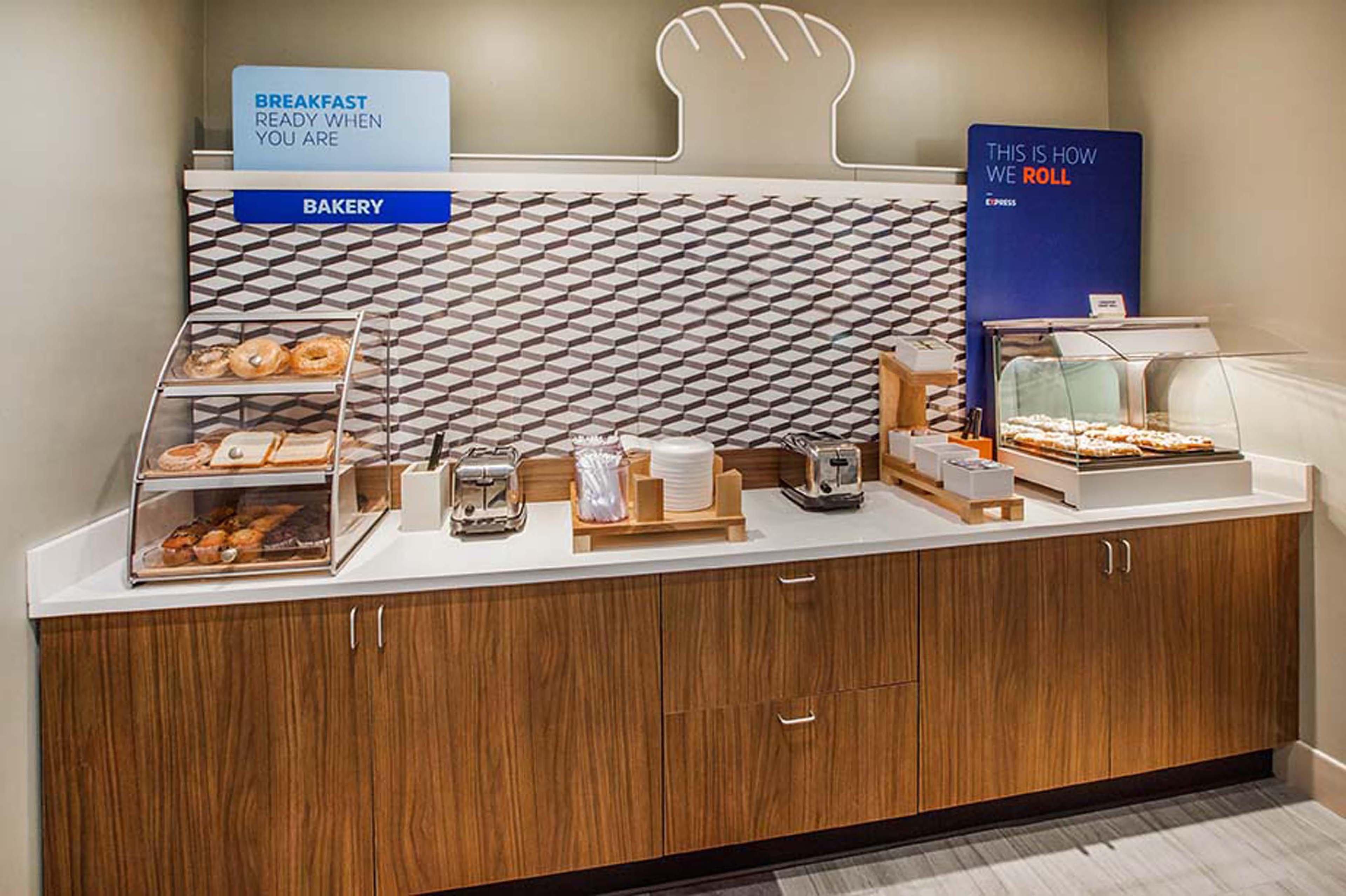 Holiday Inn Express & Suites Halifax Airport By Ihg Enfield Экстерьер фото