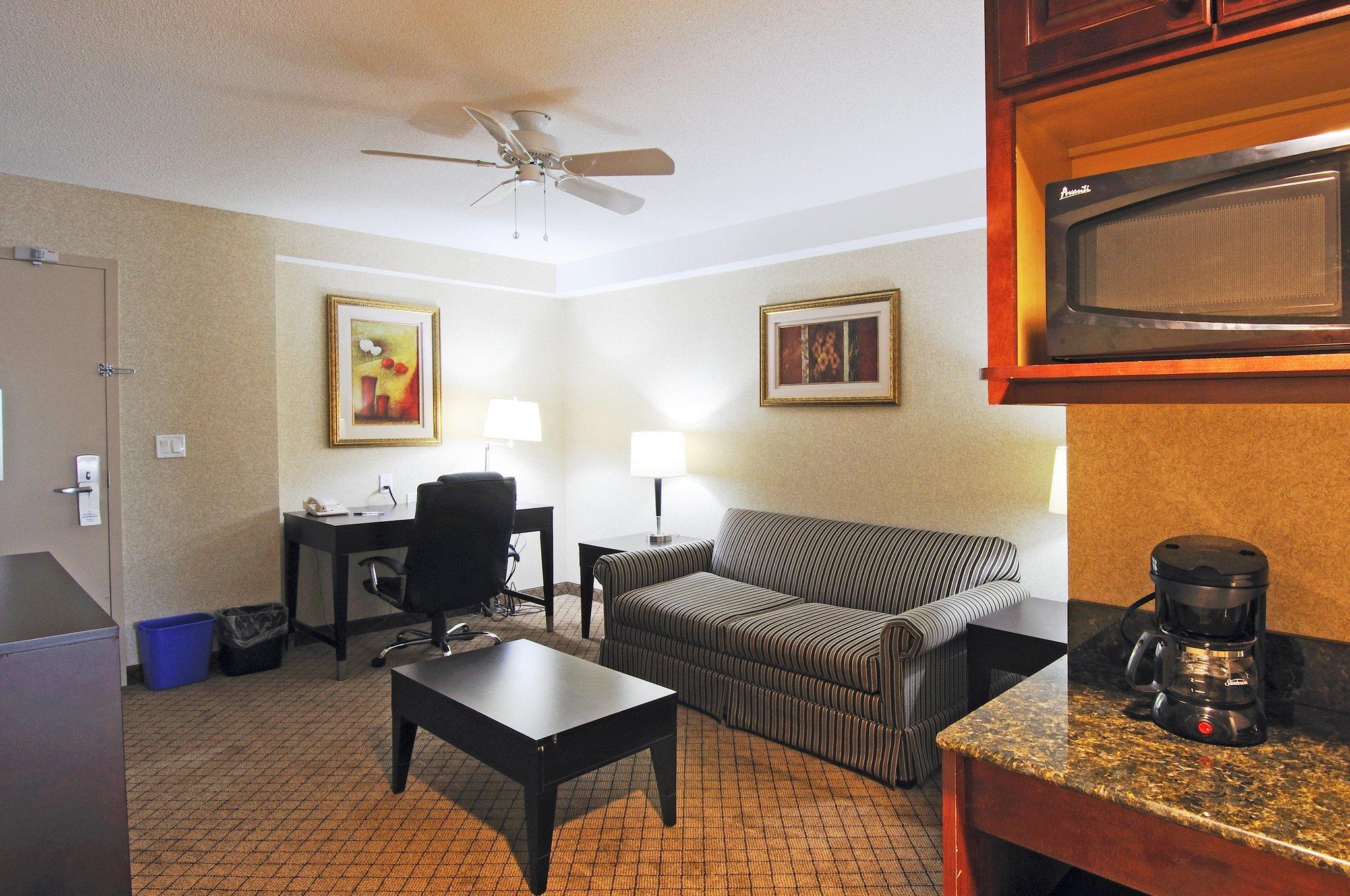 Holiday Inn Express & Suites Halifax Airport By Ihg Enfield Экстерьер фото